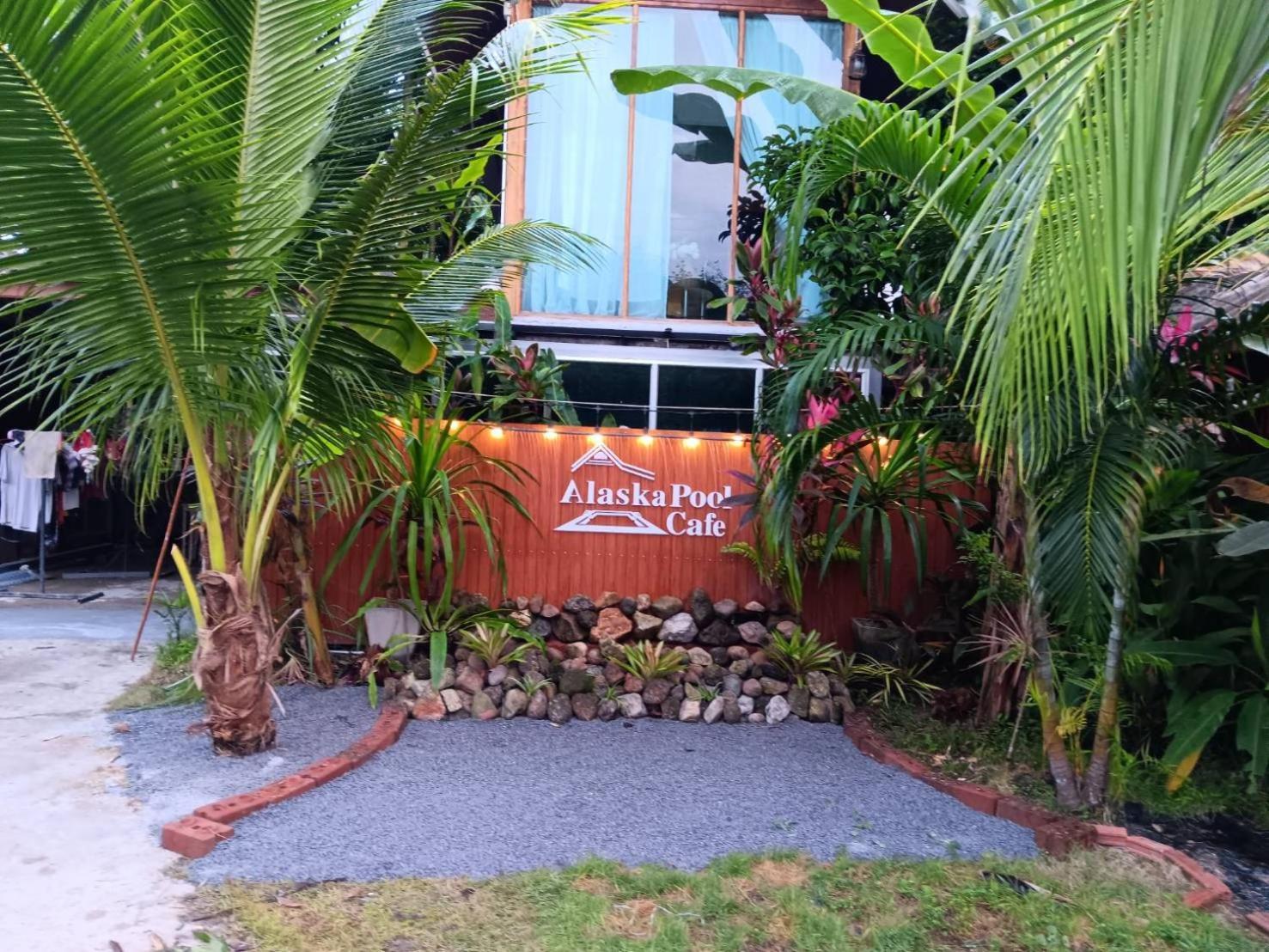 Alaska Pool Cafe&Homestay2 Nakhon Si Thammarat Buitenkant foto
