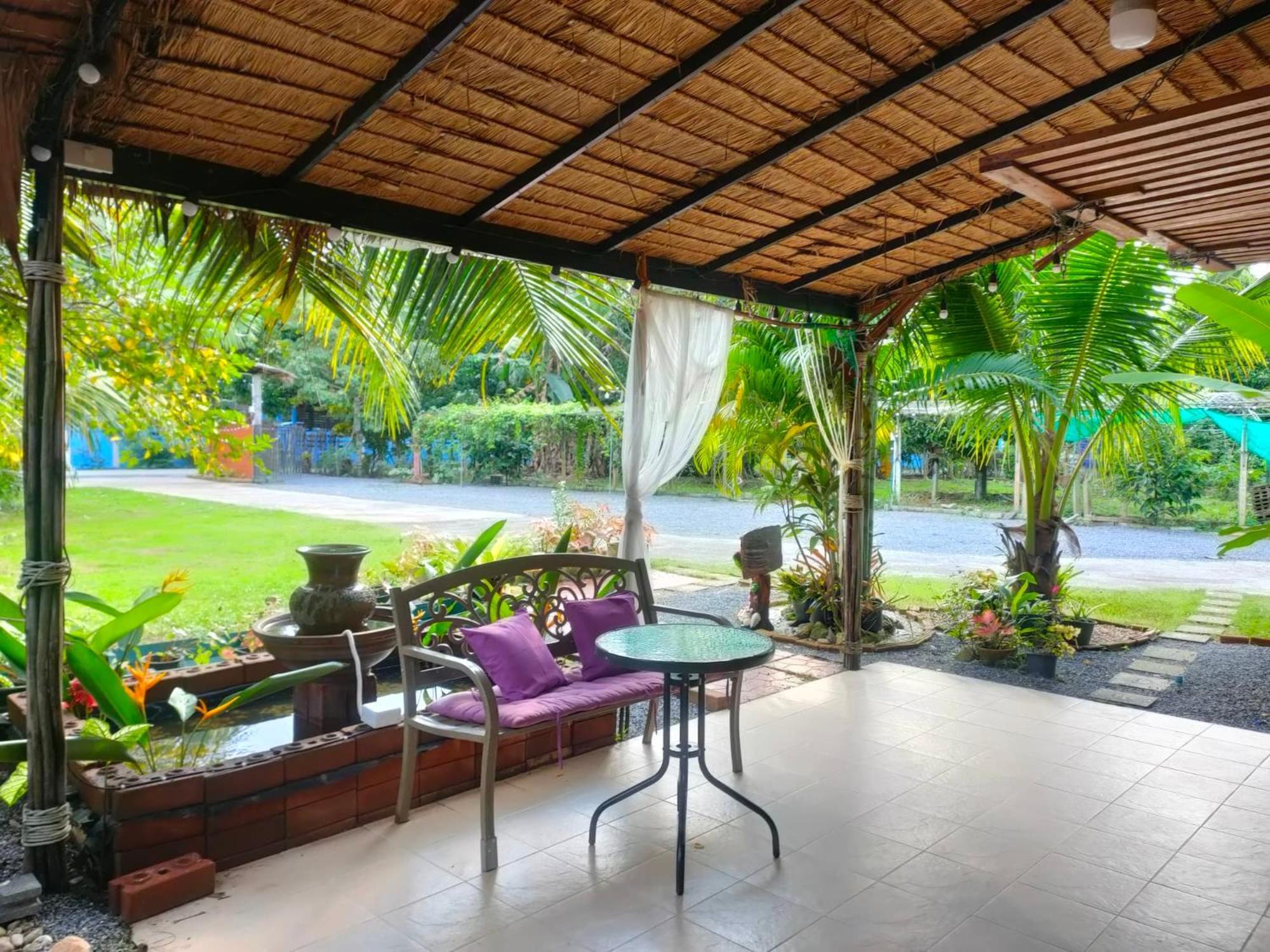 Alaska Pool Cafe&Homestay2 Nakhon Si Thammarat Buitenkant foto